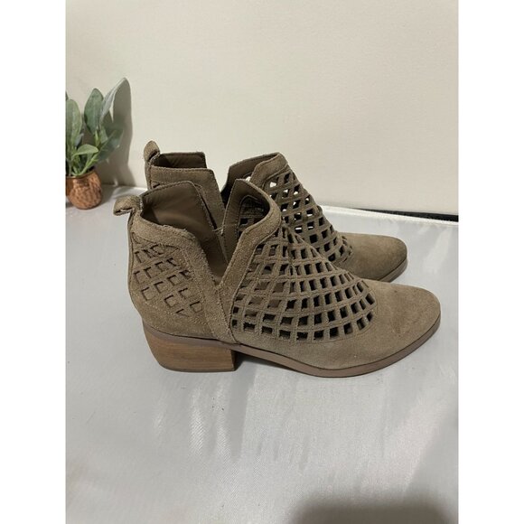 Crown Vintage Women's 6M Taupe Suede Cutout Ankle Booties - Picture 3 of 15